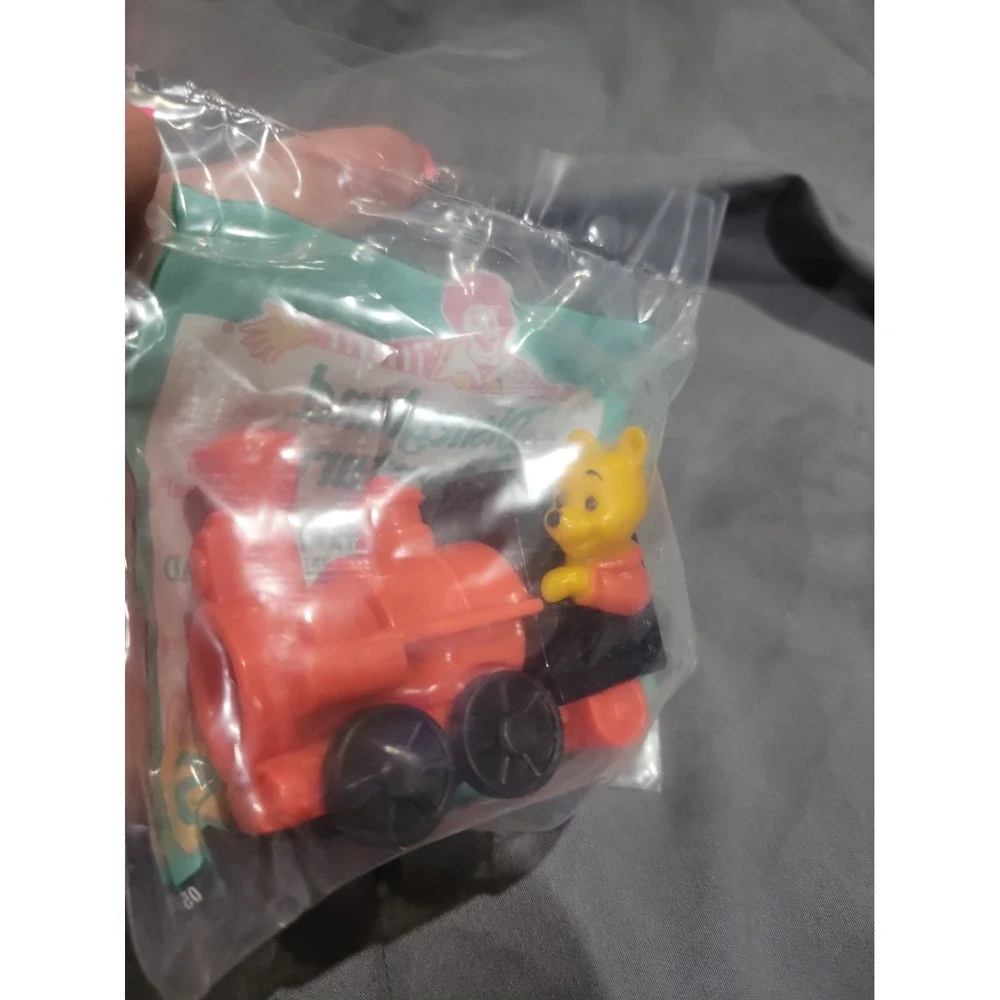 1994 Disneyland Adventures McDonalds Happy Meal Toy Winnie the Pooh Under 3